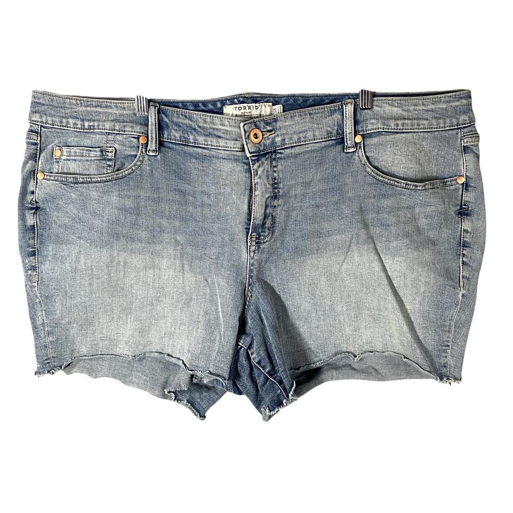 Torrid Cut Off Raw Hem Light Wash Blue Jeans Denim Shorts Womans Size 24